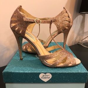 BETSY JOHNSON SB-TEE CHAMPAGNE T-Strap Heels